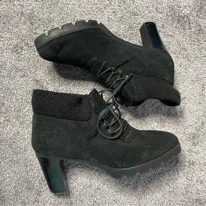 Latinas Vintage Heeled Black Suede Booties Women’s Size 8.5